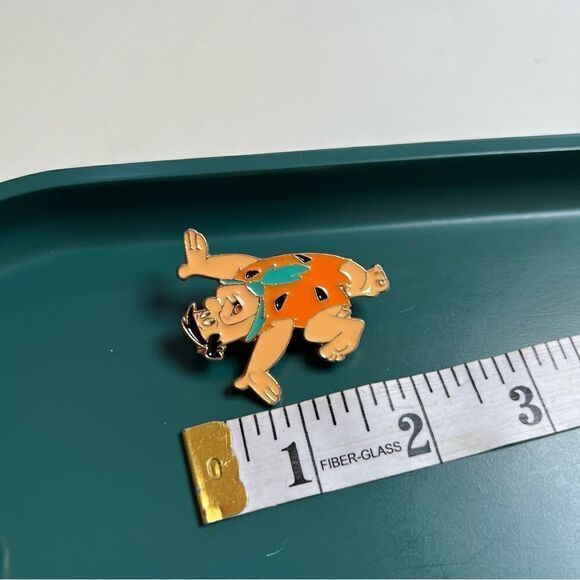 Funky Vintage 1980s New Mexico and 1990s Fred Flinstone Enamel Pins - Picture 4 of 5